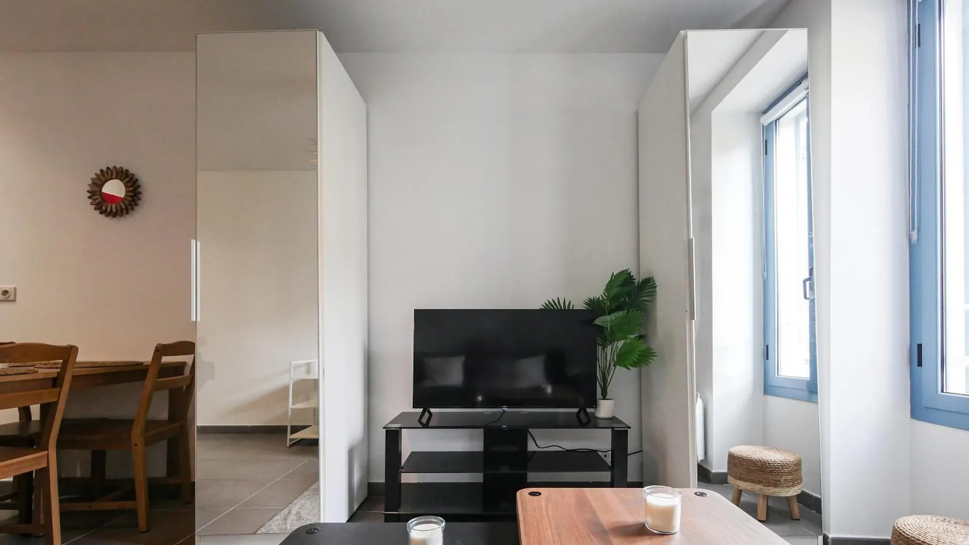 Renovated 2 Rooms Monaco Border Beausoleil Lägenhet